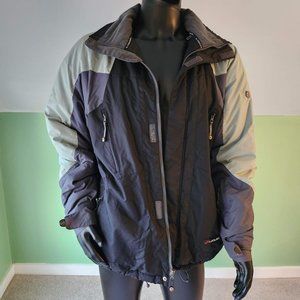 Liquid XL Snowboarding jacket. Excellent condition. https://liquidactivewear.ca